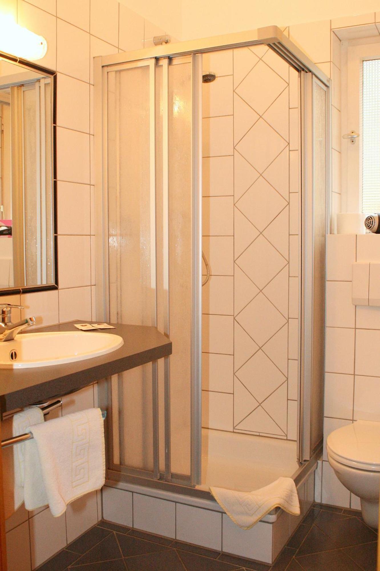 Hotel Haus Hellhohl Garni ブリーロン エクステリア 写真
