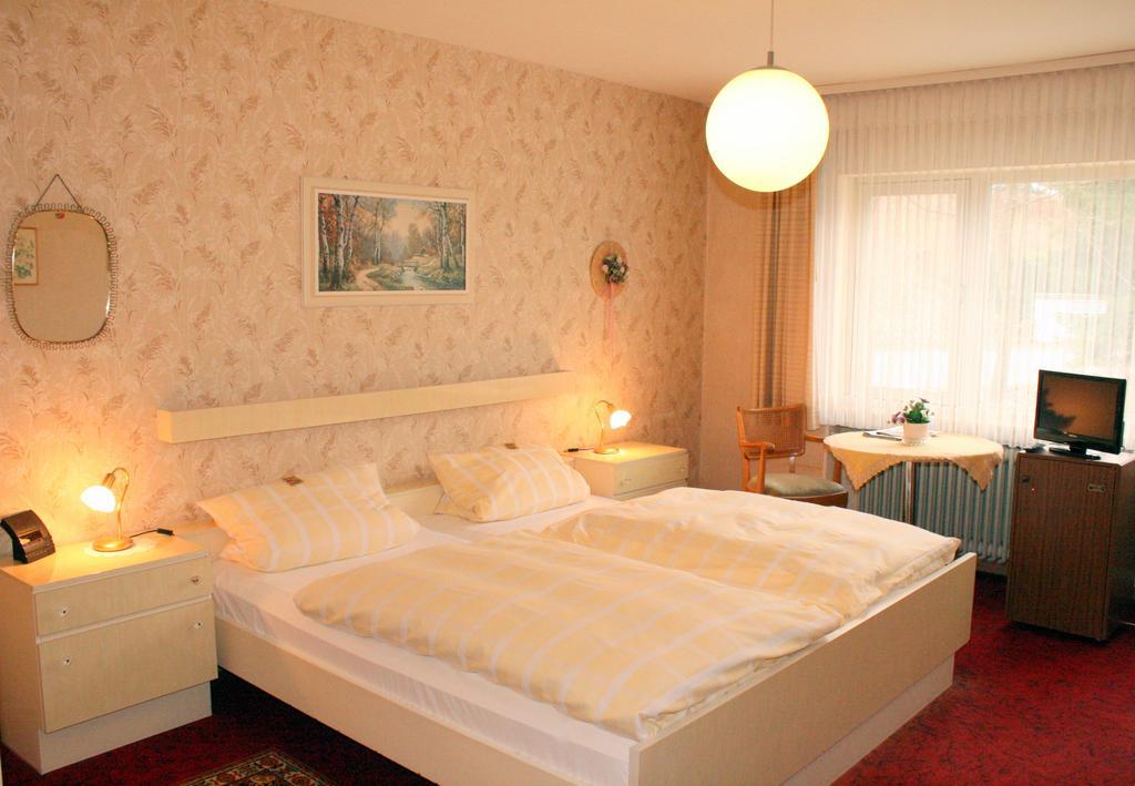 Hotel Haus Hellhohl Garni ブリーロン 部屋 写真